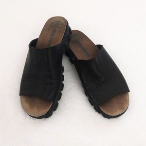 White Mountain Chunky Leather Sandals